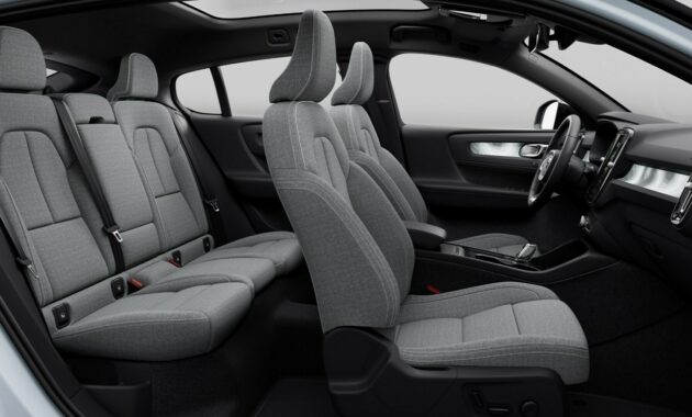 The premium SUV at a general price that is still at the bottom of the canyon and costs 29,900 euros, until when?