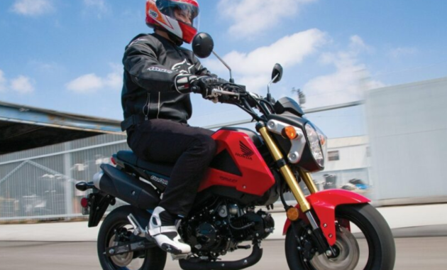 What is the best motorcycle to travel with low displacement