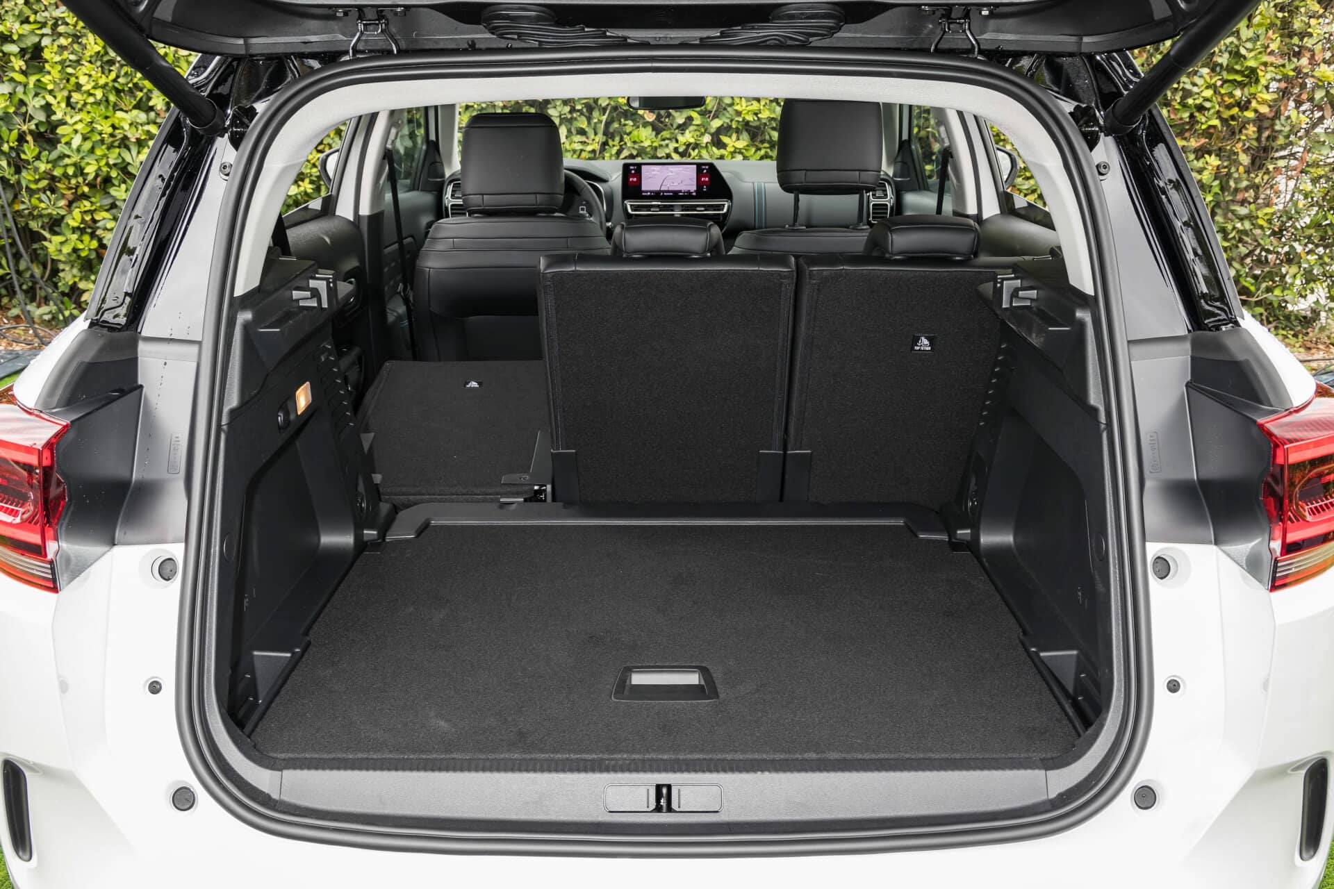 With 580 liters of luggage space, this comfortable and spacious SUV is one of the best purchases of the month for €240/month