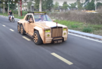 Youtuber creates a Rolls-Royce only with wood (+VIDEO)