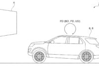 फोर्ड ने ड्राइव-इन मूवी मोड का पेटेंट कराया है, जो वाहनों को कैरोलिना में बैठने के लिए मजबूर करता है