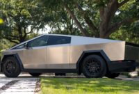 टेस्ला साइबरट्रक बहुत सस्ता हो गया है—लेकिन लंबे समय तक नहीं चलेगा