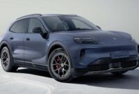 नई इलेक्ट्रिक पोर्श केयेन एस हॉट स्पॉट पर पहुंच गई है