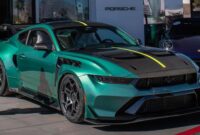 फोर्ड मस्टैंग जीटीडी पोर्श डीलर डिलीवरी