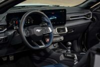 'हमारे ठंडे, मृत हाथों से बाहर'